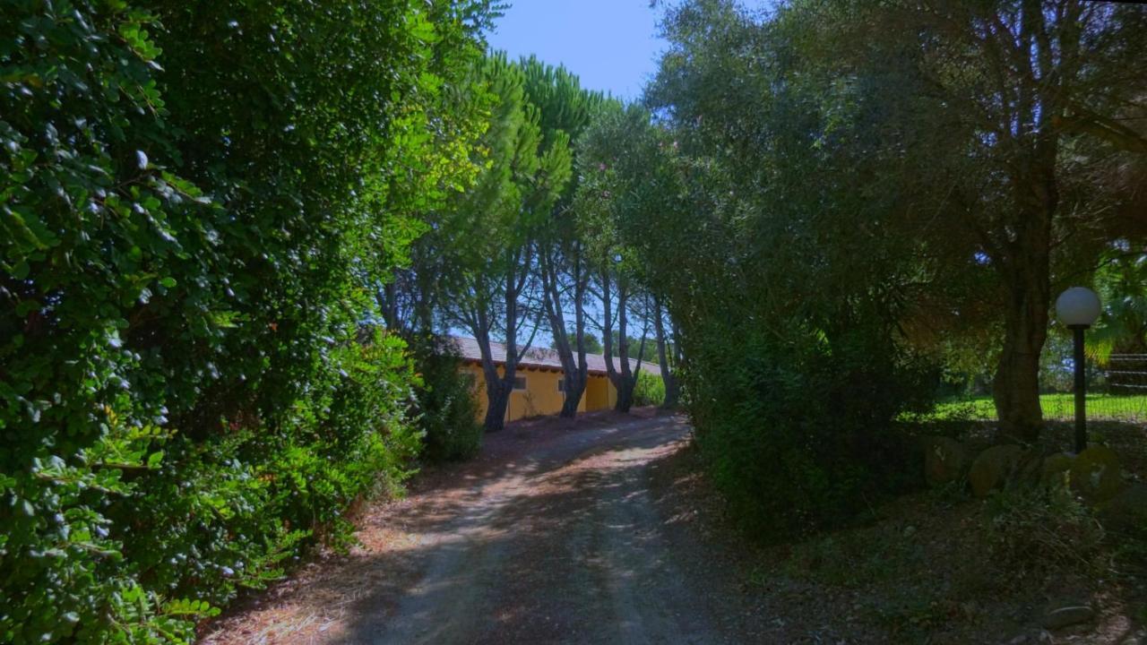 Agriturismo Santa Lucia Tratalias ภายนอก รูปภาพ